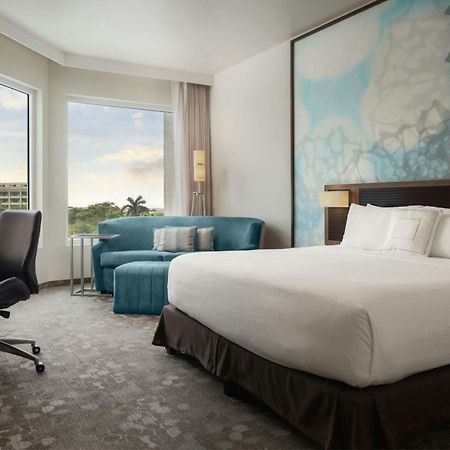 Готель Courtyard By Marriott Kingston, Jamaica Екстер'єр фото