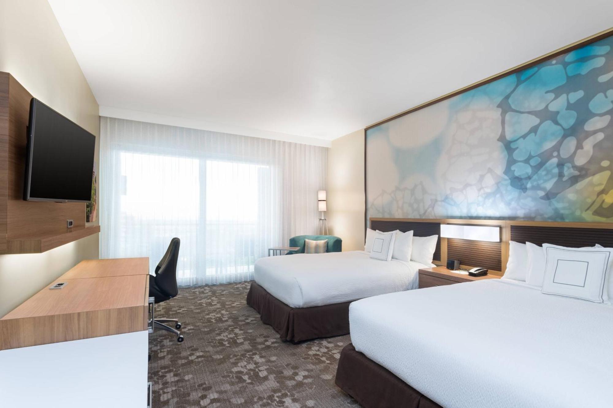 Готель Courtyard By Marriott Kingston, Jamaica Екстер'єр фото