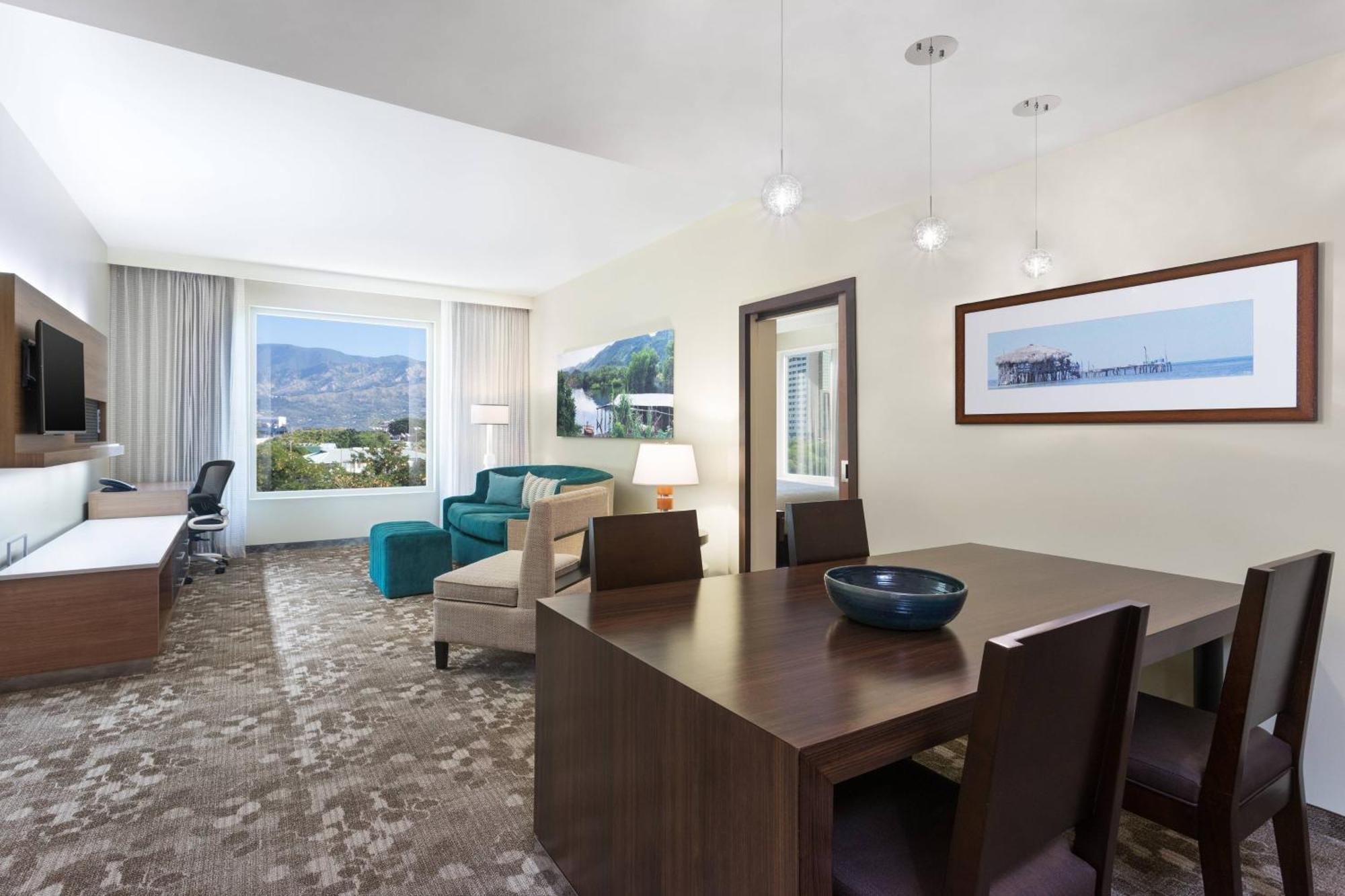 Готель Courtyard By Marriott Kingston, Jamaica Екстер'єр фото